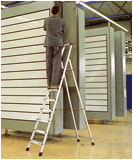 Стремянка анодированная Z600  0.66 м / 41223